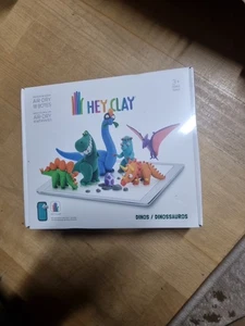 Hey Clay Dinos-Set – bunte Modellier-Kinder – lufttrockenes Ton-Set 18 Dosen  - Bild 1 von 2