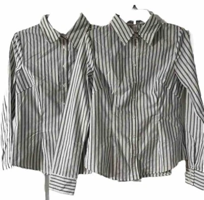 Conjunto de 2 camisas de autobús Ambiance Apparel grandes a rayas con botones de manga larga para mujer Foto 1 de 4