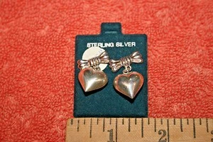 Pendientes colgantes perforados en tarjeta en forma de corazón de plata de ley NOS - Imagen 1 de 3