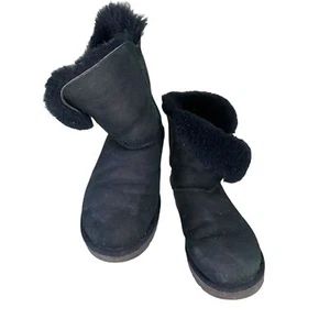 Stivali corti UGG Keely in pelle di pecora foderati in shearling donna 8 nero 1012362 - Foto 1 di 8