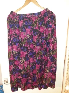 Nightingales Pleat Skirt Navy with Pink & Puple Floral Design Size 16 A - Picture 1 of 4