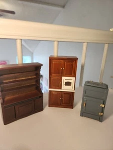 Puppenhaus Möbel Holz Konvolut 3 Kommoden Vintage Gefrierschrank Kühlschrank Buch - Bild 1 von 18