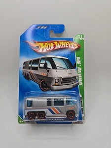 Hot Wheels 2009 Treasure Hunt GMC Motorhome Diecast 1/64 Sealed On Card - Picture 1 of 4