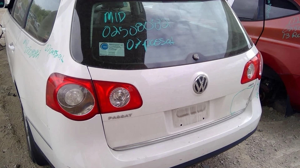 Trunk/Hatch/Tailgate Station Wgn Fits 06-10 PASSAT 5209804 - Изображение 1 из 4