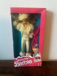 Vintage 1994 Winter Fun Barbie NRFB - Modell 5949 mit Ski & Sonnenbrille Mattel - Bild 1 von 5