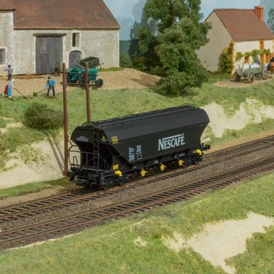 Rivarossi HR6270 wagon trémie Nescafé Uapps noir HO 1/87 (Grossraumsilowagen) - Photo 1/3