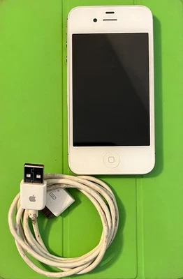 iPhone 4S 8GB White (MF258LL/A AT&T Locked) - EXC CONDITION - TESTED - Image 1 of 4