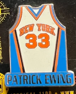 INSIGNIA PRENDEDOR COLECCIONISTAS PATRICK EWING #33 NEW YORK KNICKS (BALONCESTO) - Imagen 1 de 3