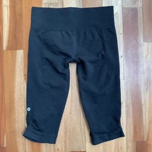 Lululemon Athletica In The Flow Crop Leggings Women's Size 10 Heathered Black - Picture 1 of 11