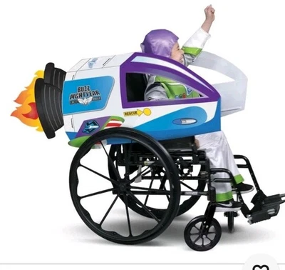 Fantasia de capa de cadeira de rodas adaptável Disney Toy Story Buzz Lightyear Halloween NOVA - Imagem 1 de 4