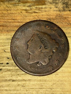 Moneda de cobre antigua de Estados Unidos con cabeza de corona de 1831 - buen estado Foto 1 de 4