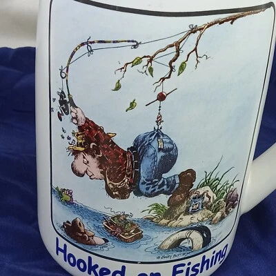 Gary Patterson FISHERMAN MUG Stein,24 OZ."Hooked on Fishing" Clay DESIGN SIGNED - Image 1 of 4