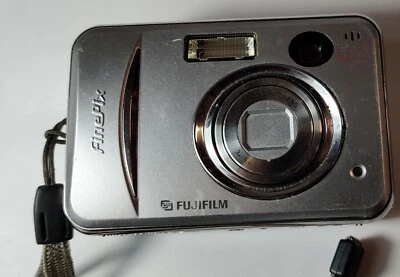 Cámara digital Fujifilm FinePix 5,2 MP A350 sin batería sin probar   Foto 1 de 4