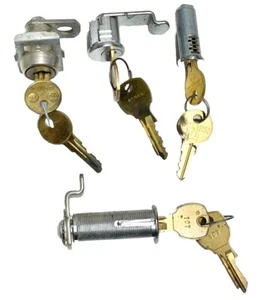Set of Assorted Mailbox and Cam Locks With Keys - Picture 1 of 5