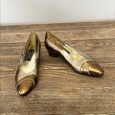 Vintage 90's  Women's J.Renee Gold and Cream Heels with Peep-Toe Design Size 7 - Image 1 of 4