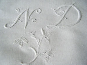 Toalla de baño antigua mono "ND" h levantamiento embr/ry aguja recortada encaje macramé flecos - Imagen 1 de 9