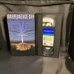 Independence Day VHS Video Tape Sci Fi Thriller Will Smith Bill Pulman - Picture 1 of 2