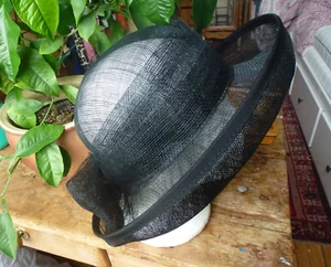 Vintage Kangol Black 100% Straw Hat - Picture 1 of 4