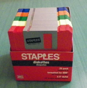 STAPLES 25 pack DISKETTES / FLOPPY DISKS - 3.5" - Multicolored -NEW - Not Sealed - Picture 1 of 5