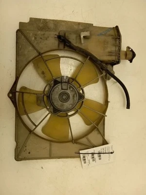 04 05 06 SCION XA 1.5L FWD NO CONJUNTO DO MOTOR DO VENTILADOR DO RADIADOR  - Imagem 1 de 4
