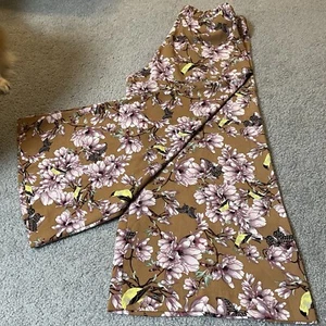 H&M Women’s Wide Leg Crop Pants Sz 8 Beige Floral Crepe Pull On Hippie Boho - Picture 1 of 9