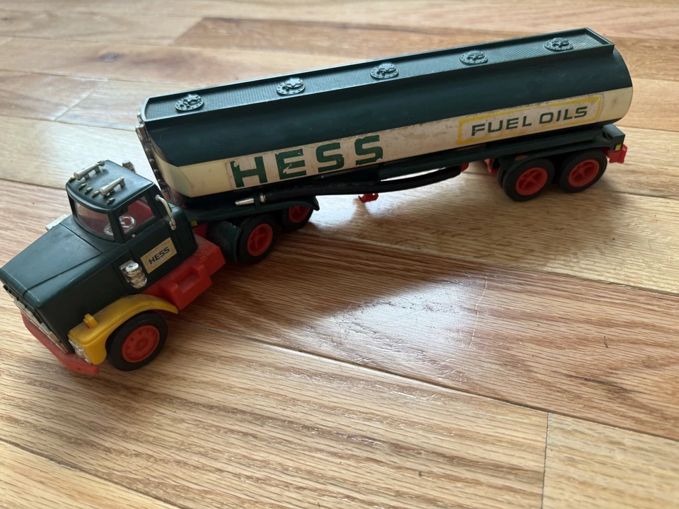Camión cisterna Hess 1977 Foto 1 de 4