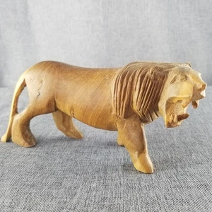 Estatuilla de león de madera tallada a mano de 6,75" escultura rústica de animales de la selva de colección - Imagen 1 de 10