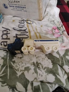 Avon "Big Rig Trucker- WILD COUNTRY AFTERSHAVE AND TALC/ Full - Picture 1 of 4