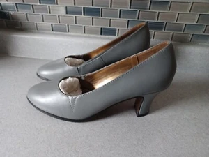Women's Bijou New York Size 11 Gray Pumps Heels Shoes - Picture 1 of 8