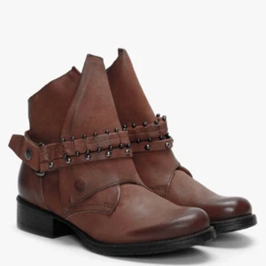 DANIEL FOOTWEAR Madison Tan Brown Leather Studded Strap Ankle Boots Size 5 NEW - Picture 1 of 12