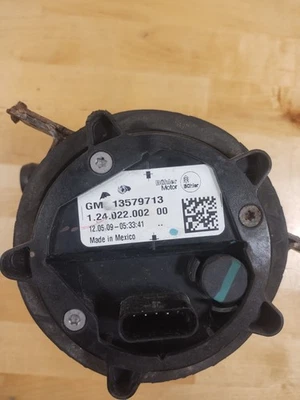 Электрический насос охлаждающей жидкости 2011 2015 Chevrolet VOLT 13579713 от оригинального производителя - Изображение 1 из 3