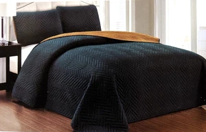 Wentworth Interiors 3 Piece Reversible Deep Blue and Toast Embossed Queen Quilt - Picture 1 of 5