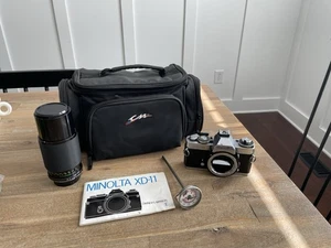 Vintage Minolta XD 11 analoge Spiegelreflexkamera 35 mm Gehäuse mit Objektiv + Tasche KOSTENLOSER VERSAND - Bild 1 von 11