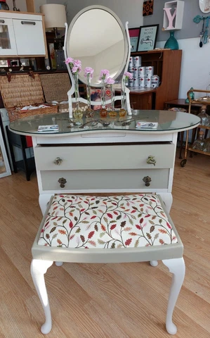 Kidney-shaped dressing table with glass top. Complementary painted stool/mirror Cover