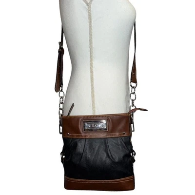 Bolso Bandolera Chaps Dos Tonos Marrón Negro Cuero Plateado Herrajes Correa de Cadena Foto 1 de 4