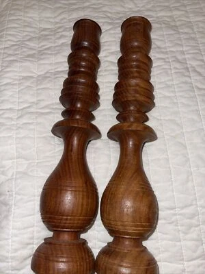 "Par de candelabros cónicos de madera maciza tallada de 13"" de alto sin usar hechos en la India sólidos" Foto 1 de 4