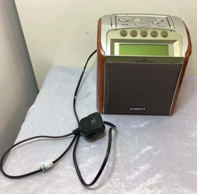 Rádio portátil digital retrô Roberts RD-5 FM RDS DAB marrom com cabo de alimentação - Imagem 1 de 4