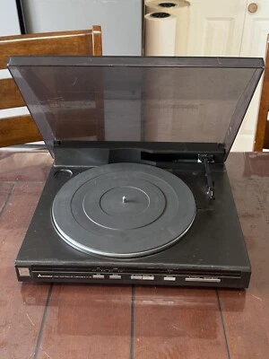 MITSUBISHI LT-46 Fully Automatic Linear Tracking Turntable Tested NEED STYLUS - Image 1 of 4