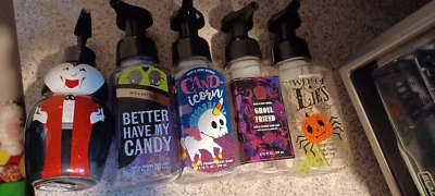 Lote De Botellas De Halloween Vacías Baño Y Cuerpo Funciona 4 Espumosas, 1 Loción De Colección Foto 1 de 2