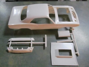 Carrocería Cuda Sox & Martin 1971 de kit de coche modelo JoHan - Imagen 1 de 3
