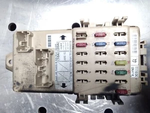 Fuse Block 82201FE000 / 82201FE001 Joint Box 02-04 Subaru Impreza, WRX, STi - Picture 1 of 2