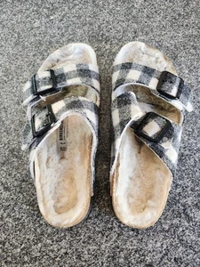 Birkenstock Arizona Remache Cuadros Piel de Oveja Blanco Estrecho Talla 39. Mujer 8. Hombres 6 - Imagen 1 de 8