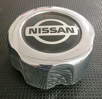 OEM Nissan Frontier, Pickup  center cap, 1996-2000 part # 40315 8B215 01 damaged Foto 1 de 4