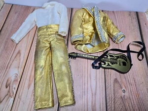 Elvis Presley Actionfigur Barbie Style Gold Kleidung mit Gitarre - Bild 1 von 7