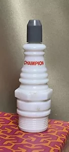 VINTAGE 1970er AVON WEISS MILCHGLAS CHAMPION ZÜNDKERZE NACH RASUR FLASCHE - LEER - Bild 1 von 8