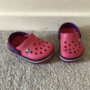 Kids Crocs Pink Clogs Size 4 Pink Crocs Holiday Sandles For Kids - Bild 1 von 8