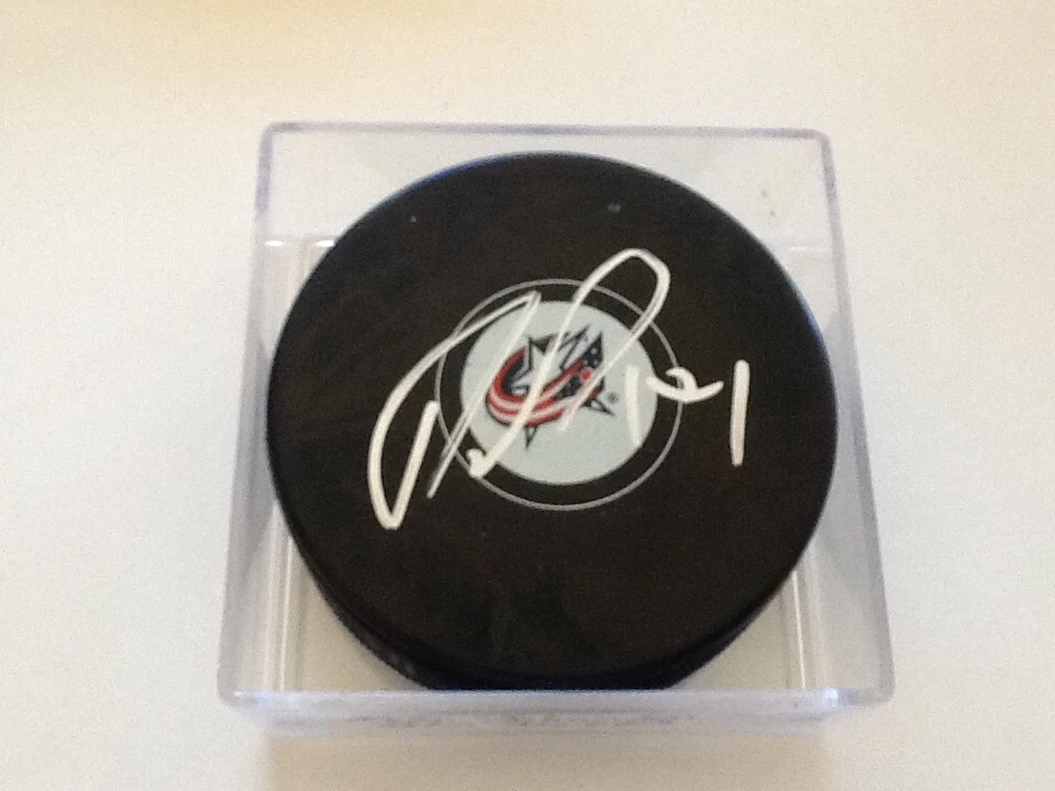 Chaquetas azules firmadas por Ryan Johansen Puck Columbus autografiadas a Foto 1 de 1