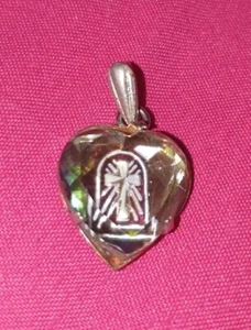 Vintage Intaglio Glass Heart Pendant With Cross Engraving Multicolour - Picture 1 of 3