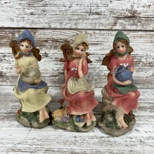 Maids/Maiden Women in Bonnets Figurine (Lot of 3) - Picture 1 of 15