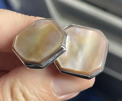 Abotoaduras masculinas vintage em forma quadrada madrepérola tom prata - Imagem 1 de 4